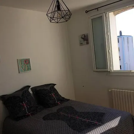 Face A La Mer Apartment *